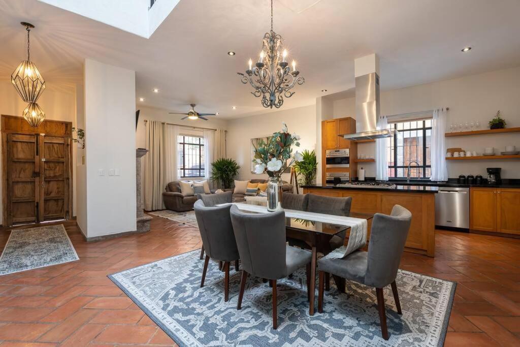 Elegant 3Br Home With Rooftop & Grill In Centro San Miguel Сан Мигел де Аленде Екстериор снимка
